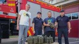 Благодійники передали аптечки для волинських рятувальників (фото)
