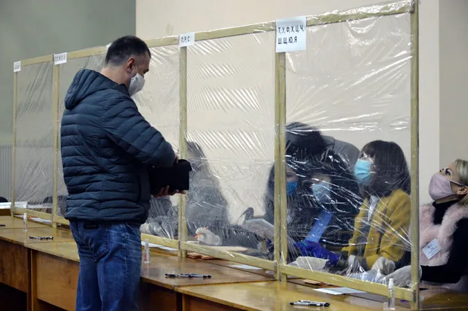 У луцькому «політесі» стартували вибори ректора (фото)