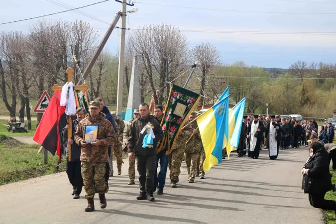На Волині провели в останню дорогу Героя Олександра Горотя