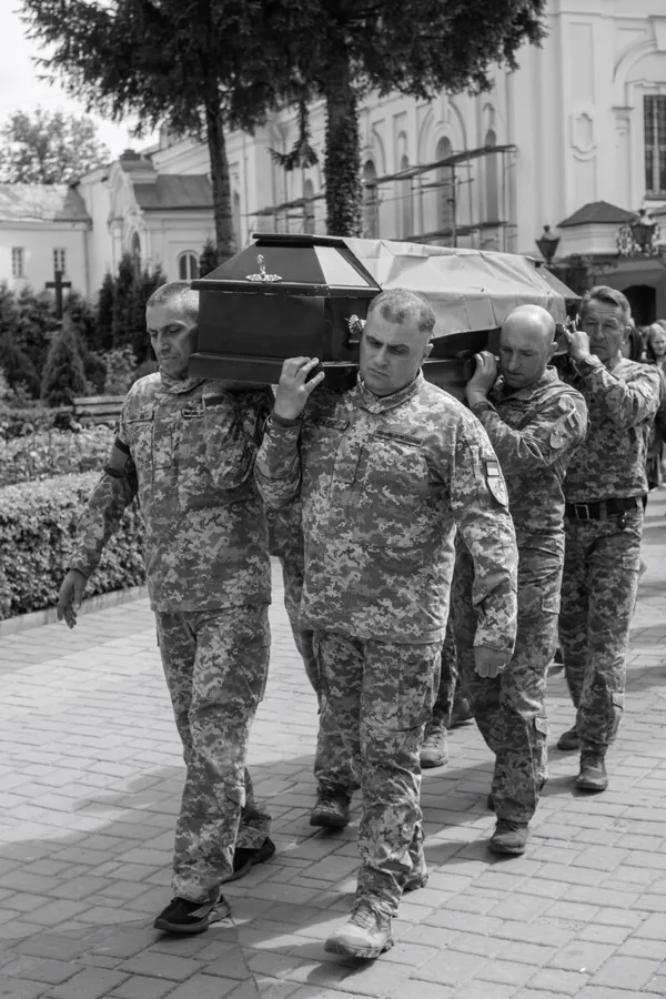 У Луцьку попрощалися із загиблим Героєм Михайлом Пугачем (фото)