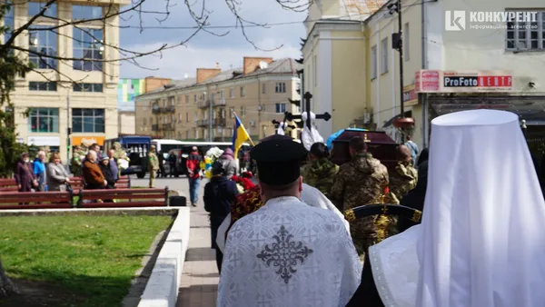 Луцьк на колінах: попрощалися з двома полеглими Героями (фото, відео)