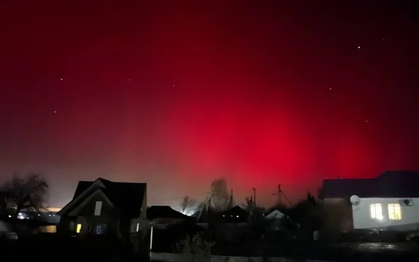 Зачаровує: в небі над Україною помітили полярне сяйво (фото)