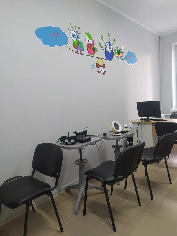 У Луцьку в дитячій поліклініці лікуватимуть захворювання очей на спеціальних апаратах (фото)