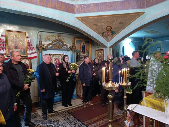 На Волині провели в останню земну дорогу воїна Віталія Щербачука (фото)