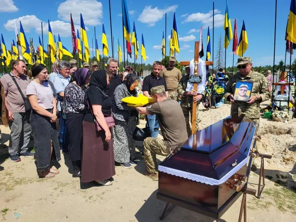 Повернувся «на щиті» через півтора року: у Ковелі попрощалися з воїном Михайлом Філіпчуком (фото)