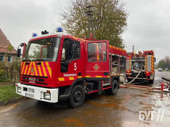 На Волині військові та рятувальники витягнули з пожежі трьох людей (фото, відео)