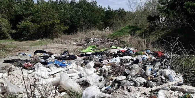 На Волині виявили шість стихійних сміттєзвалищ (фото)