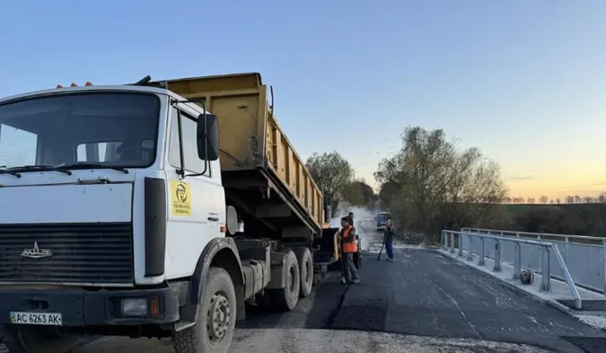 Вперше за 35 років: у Луцькому районі завершують ремонт мосту через річку (фото)