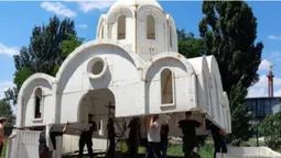 У Херсоні віряни збудували храм з пінопласту (фото)