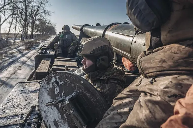 Близько 143 680 окупантів, 3316 танків, 299 літаків: втрати ворога на 20 лютого