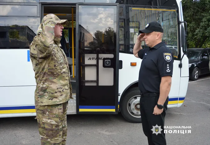 Поліцейські з Волині вирушили у зону бойових дій (фото)