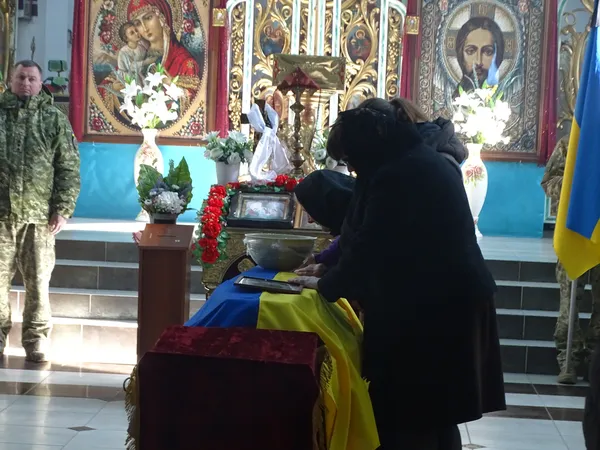 На Волині попрощалися з воїном Василем Кравчуком, який два роки вважався зниклим (фото)