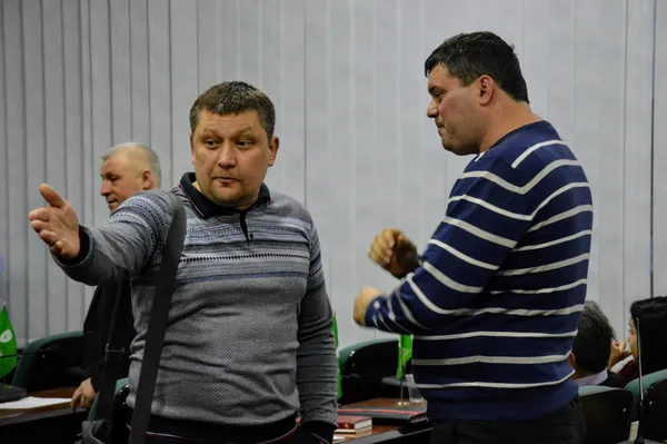 По завершенню «укропівець» Юрій Безпятко з'ясовував чому і кому активіст Сергій Рижков показав «фак'ю».
«Не всім, а депутату Кравченку», – пояснював той