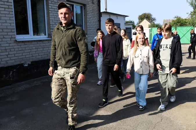 Луцьких школярів познайомили з поліцейськими псами (фото)
