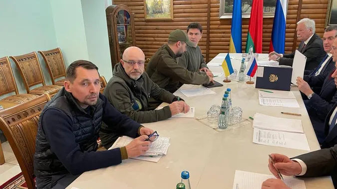 Черговий раунд українсько-російських перемовин відбудеться наживо в Туреччині