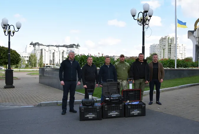 Волинські прикордонники отримали безпілотник та водоочисні станції від благодійників (фото)