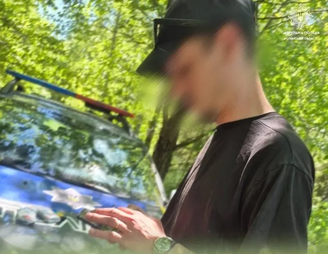 Нервував при появі поліції: під Луцьком затримали чоловіка з наркотиками