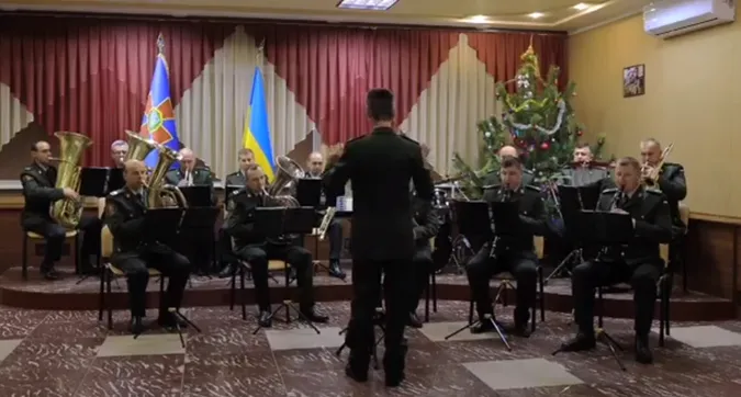 Оркестр нацгвардійців у Луцьку зіграв «Щедрик» Леонтовича (відео)