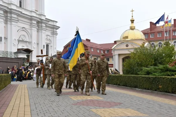 Луцька громада провела в останню дорогу захисників Вадима Глобу та Миколу Язиніна (фото)