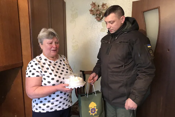 Волинські гвардійці привітали зі святами ветеранів та родини загиблих побратимів (фото)