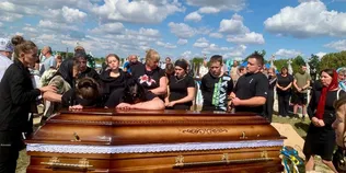 Три роки чекали на повернення: на Волині попрощалися з воїном Миколою Фоміним (фото)