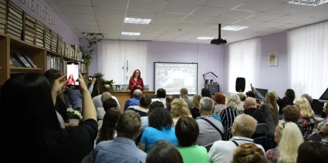 Справжнє слово та духовна єдність: у Луцьку відбувся літературний форум «про СЛОВО» (фото)