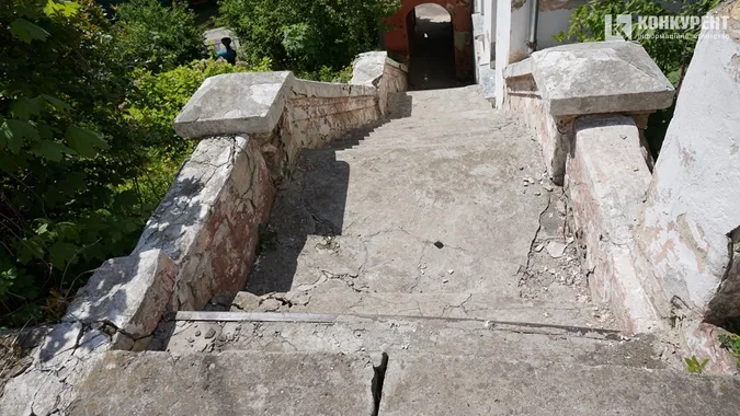 Руїни і закутки дитячої залізниці в Луцьку (багато фото)