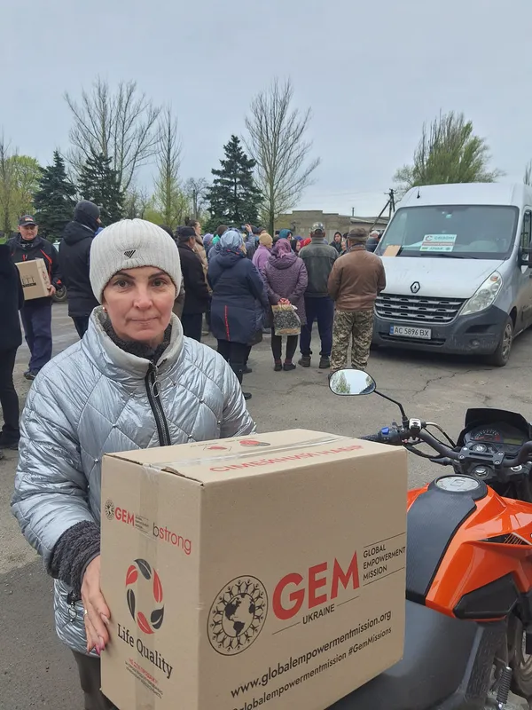 Volunteers show how a frontline village in Donetsk Oblast lives