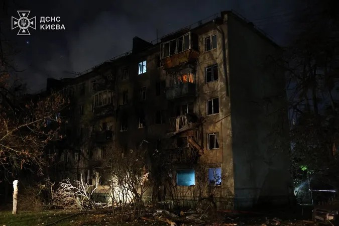 Троє загиблих, десятки будинків пошкоджені: наслідки масованої атаки на Київ