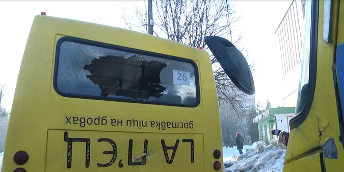 У Луцьку на Молоді – подвійна аварія за участю маршруток (фото)
