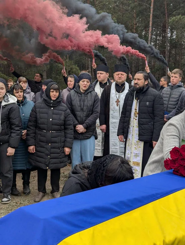 Вважався зниклим майже два роки: на Волині попрощалися з 23-річним Героєм Дмитром Шудрою (фото)
