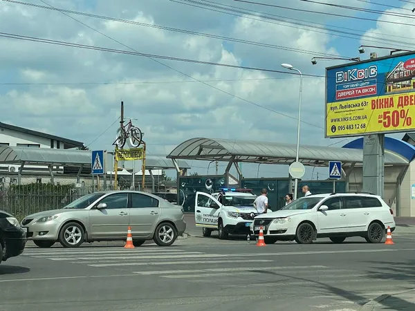 У Луцьку на Конякіна сталася ДТП: дорогу не поділили два легковики (фото, відео)