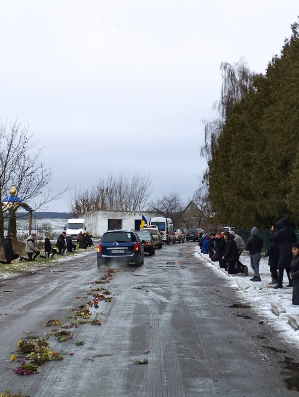 На Волині попрощалися із загиблим воїном Андрієм Мисливчуком (фото)