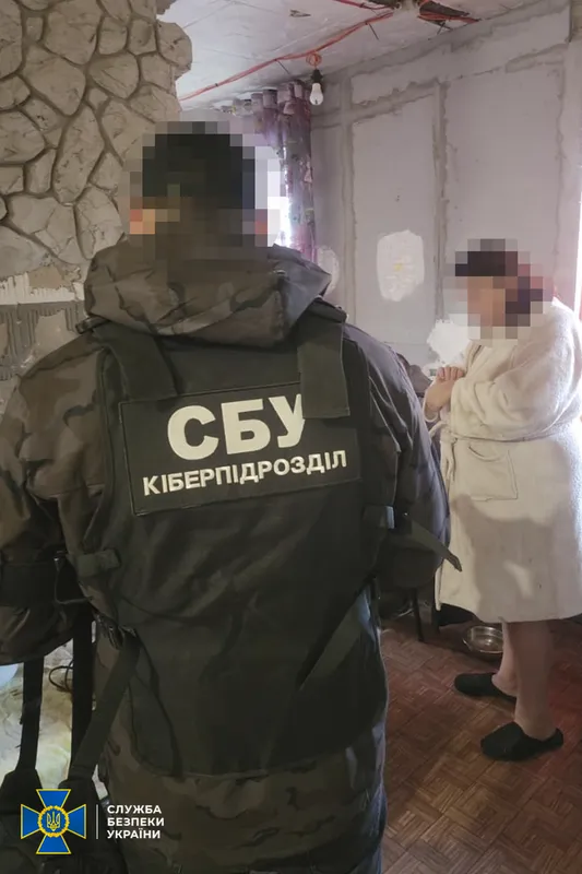 До колаборантки з Дніпра, яку викрила лучанка, навідалася СБУ (фото)