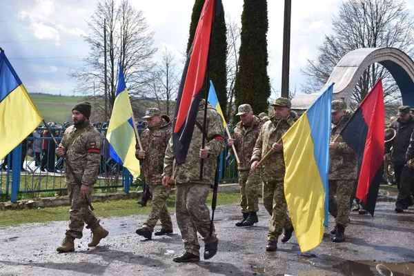 У Луцькому районі попрощалися із полеглим на війні Іваном Войтовичем (фото)