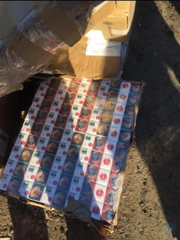 У бусі, який наїхав на поліцейського у Володимирі, знайшли контрабанду (фото)