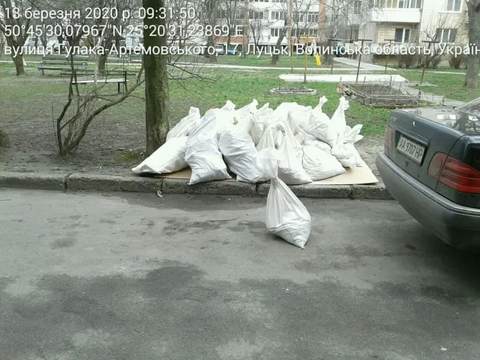 Лучан покарали за сміття під під’їздами після ремонту (фото)