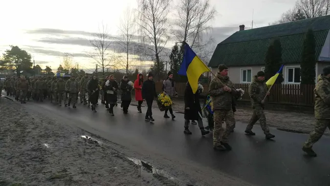 Востаннє додому: у Світязі похоронили волинського бійця Миколу Голінчука