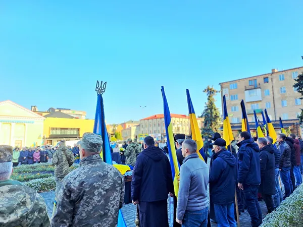 Отримав важкі поранення у навчальному центрі: Ковель попрощався з бійцем Олександром Козаком (фото)