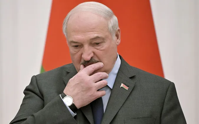 «Підуть на такий крок»: Жданов вважає, що рф підірве будинки в Білорусі