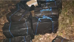 На Волині пачкарі через місток носили сигарети (фото)