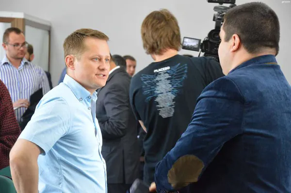 ... та Андрій Козюра та Костянтин Петрочук під час однієї з наступних.