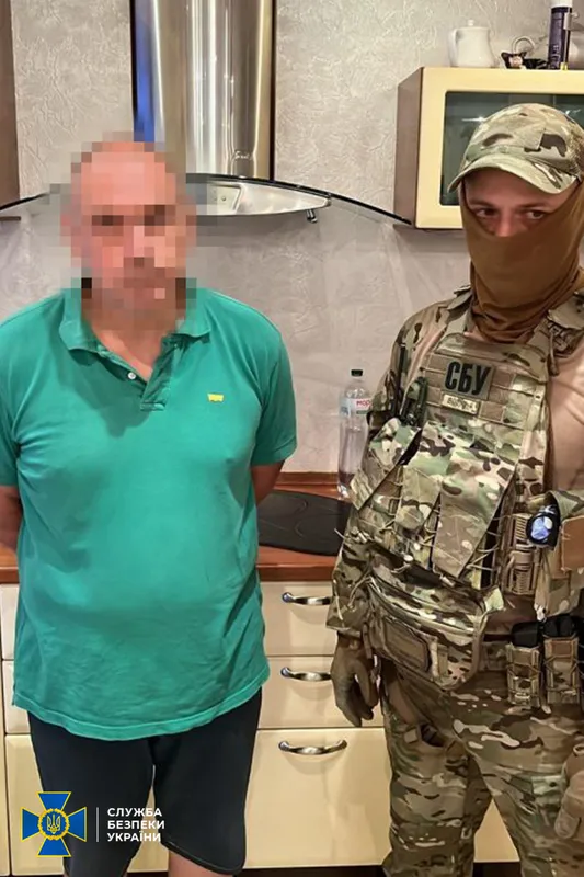 СБУ затримала екскерівника розвідки УБОЗ, який працював на ворога (фото, відео)