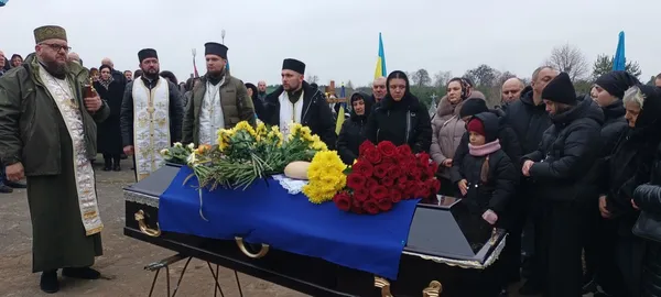 Понад рік вважався зниклим: на Волині попрощалися з воїном Вадимом Гризіним (фото)