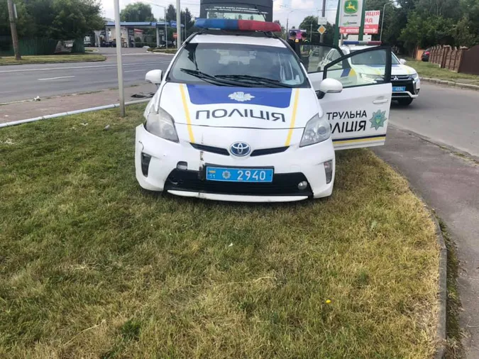 У Луцьку авто патрульних потрапило в аварію (фото)