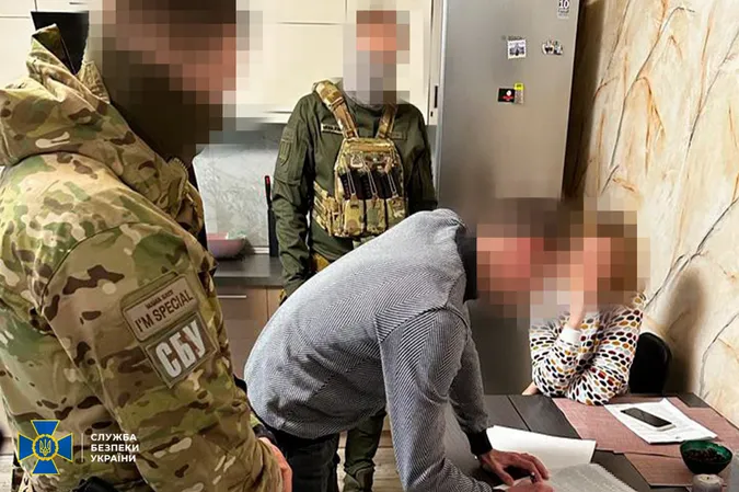 «Заробляли» на будівництві казарм: СБУ викрила посадовців Міноборони (фото)