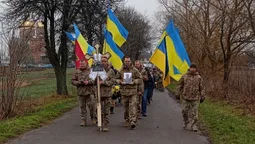 Без батька залишилося троє дітей: на Волині попрощалися з воїном Тарасом Парфенюком (фото)
