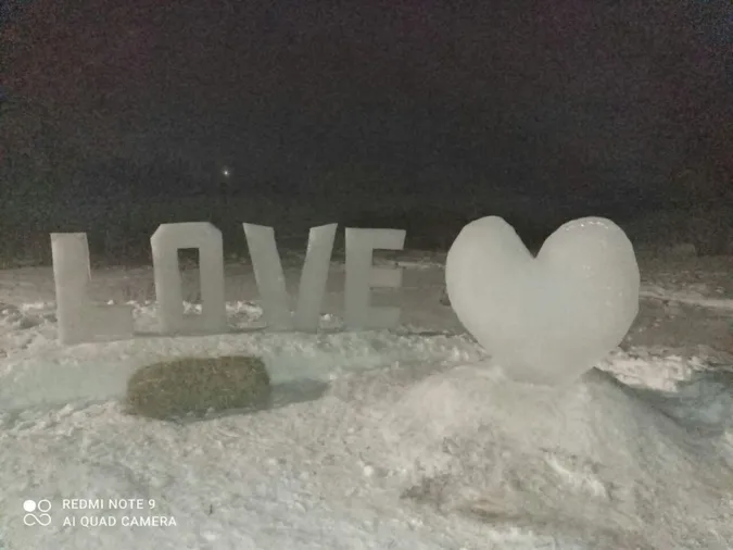 На Волині змайстрували крижану фотозону