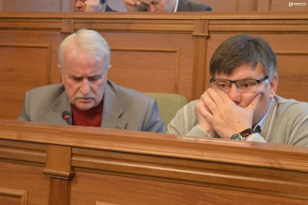 Романа Микитюка окрім роботи в сесійній залі не покидають й інші справи поза межами ОДА