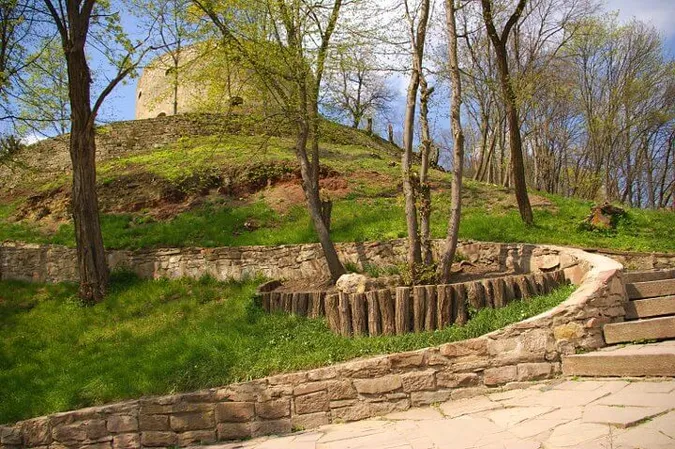 Замкова гора в Теребовлі. Фото з zabytki.in.ua